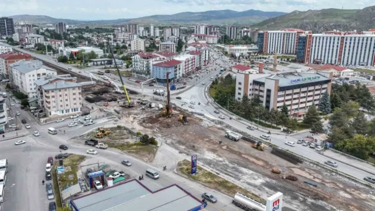 Vali Şimşek: 'Tamamlandığında konforlu ve güvenli bir trafik akışı sağlanacak'