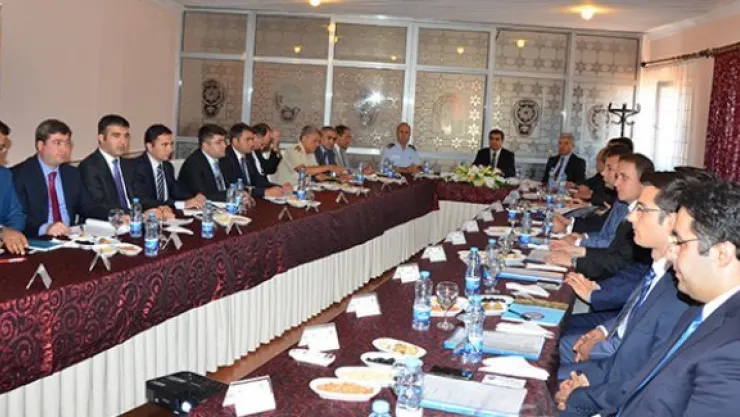 Vali Düzgün Başkanlığı'nda seçim güvenliği toplantısı yapıldı