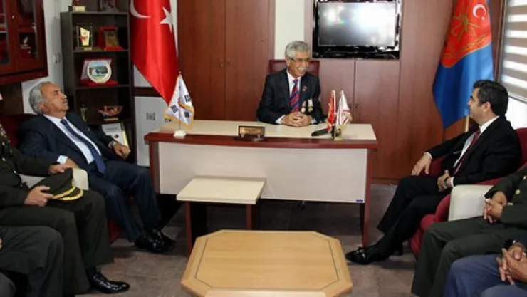 Vali Düzgün Muharip Gaziler Derneği'ni ziyaret etti