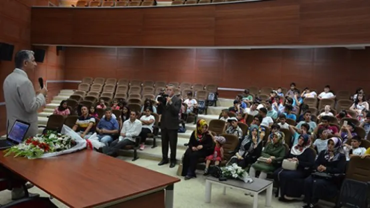 Valilik Şarkışlalı öğrencileri ağırladı