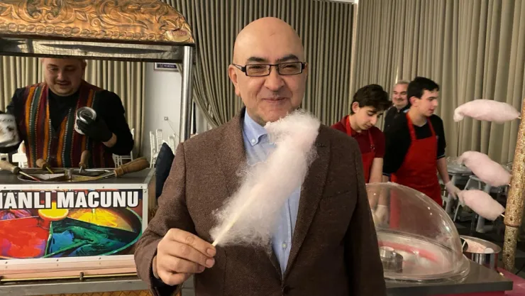 Vekil Cıngı'dan pamuk şekerli mesaj