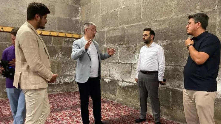 Vekil Çopuroğlu, 'Hunat Cami'nin gelecek kuşaklara aktarılması için takipçisi olacağız'