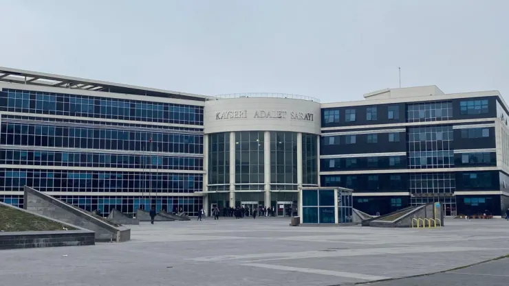 Yabancı uyruklu şahsa uyuşturucu ticareti suçundan 12 yıl 6 ay hapis