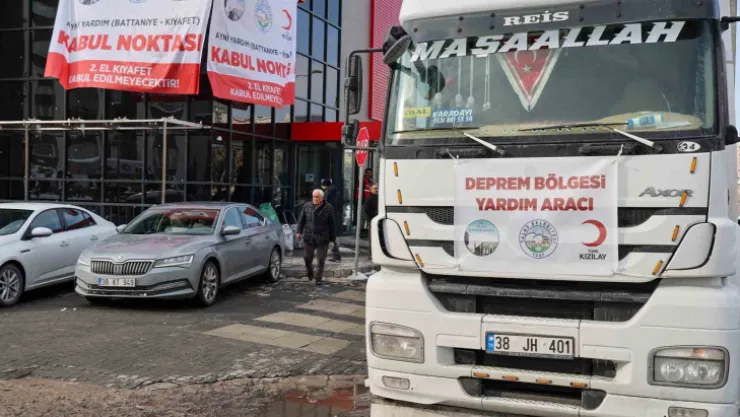 Yardım Tırları Talas'tan Deprem Bölgesine Akıyor