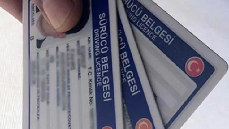 Yarından itibaren eski ehliyetler geçersiz olacak