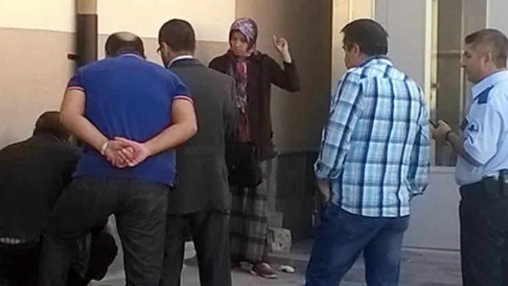 'Yemeği hak ettin mi?' sözü, anne ve babayı intihara sürüklüyordu