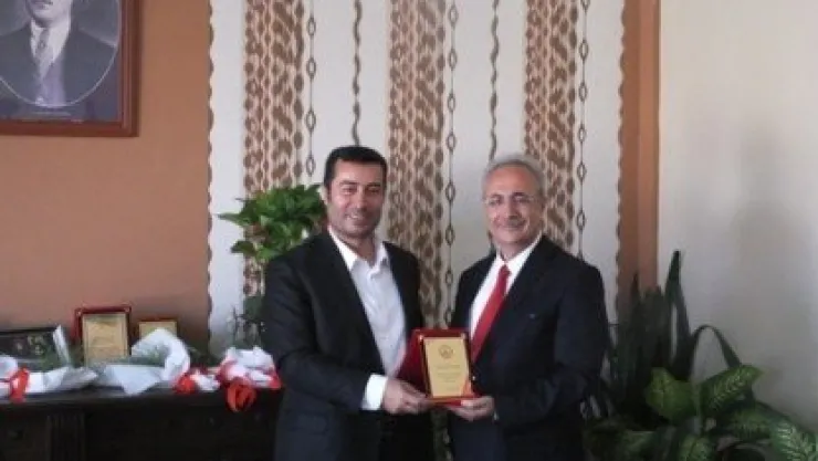 YENİ BAŞKAN SADIK GENÇ GÖREVİ, BAŞKAN FEYZULLAH KESKİN DEN DEVRALDI