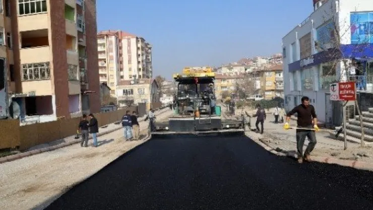 Yenidoğan'da 5 Caddeye Asfalt Atıldı 