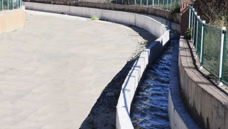 Yeşilhisar'da bağ ve bahçe aralarında beton kanal çalışması tamamlandı