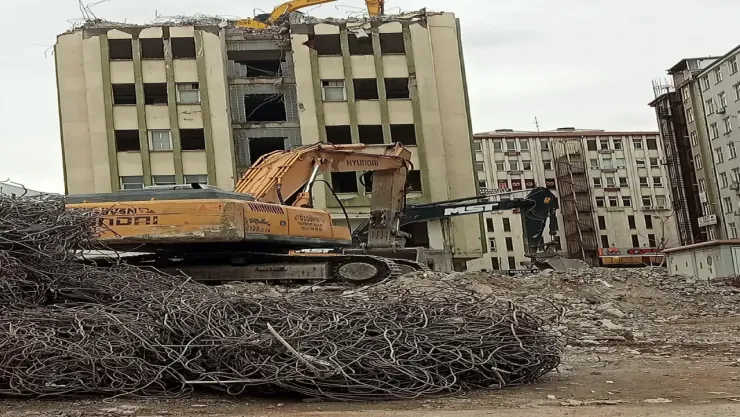 YRP'li Ekinci: 'Kayseri öğretmenevi nereye ve ne zaman yapılacak'