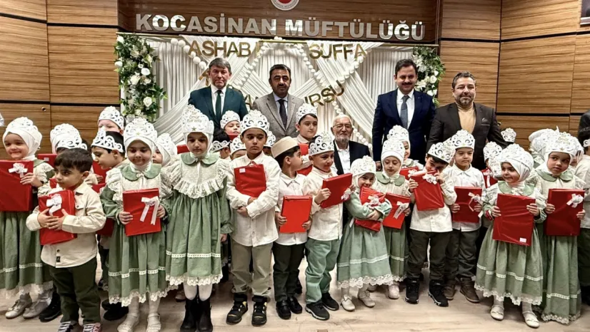Ashab-ı Suffa Kur'an Kursu Minik Öğrencilerinden Dönem Sonu Programı
