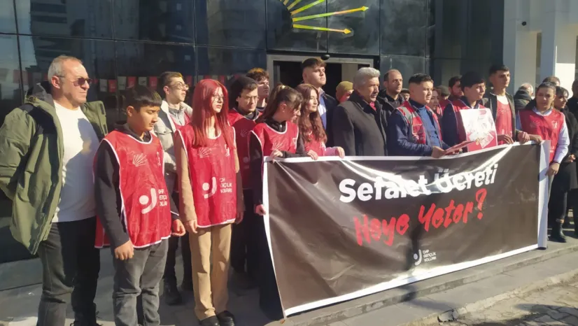 CHP'li gençlerden 'KYK bursu, cep harçlığı değildir' çıkışı