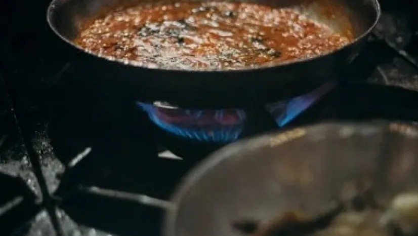 Çizilmiş teflon tavalar sağlığınızı tehdit edebilir: Uzmanlardan önemli uyarı