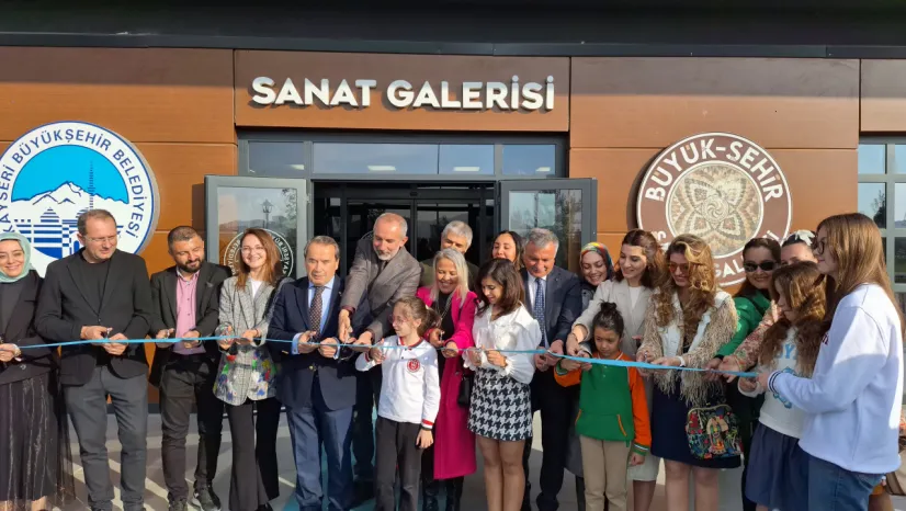 Doğa farkındalığı için Ahşap Kuş Evleri Sergisi açıldı