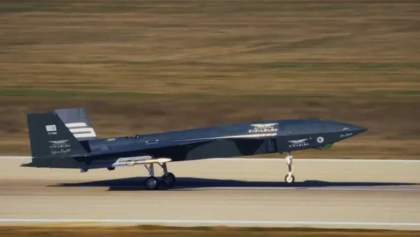 Dünyada ilk: Bayraktar Kızılelma insansız savaş uçağı ile havadan havaya füze ile hedefini vurdu