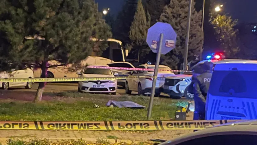 Eşi tarafından sokak ortasında bıçaklanan kadın hayatını kaybetti