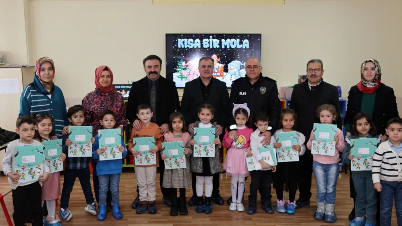 Hacılar'da öğrenciler karnelerini aldı