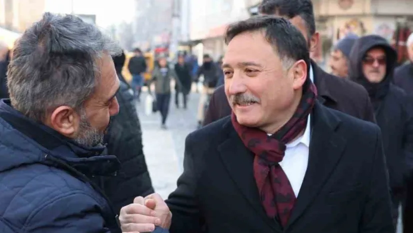 Halkın Valisi Gökmen Çiçek, Yeni Yıl Mesaisine Halkın Arasında Başladı