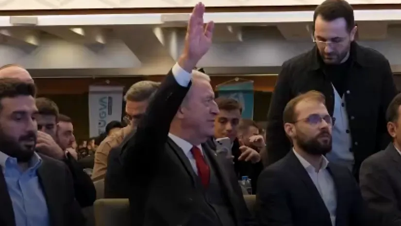 Hulusi Akar'a Gençlerden Yoğun İlgi