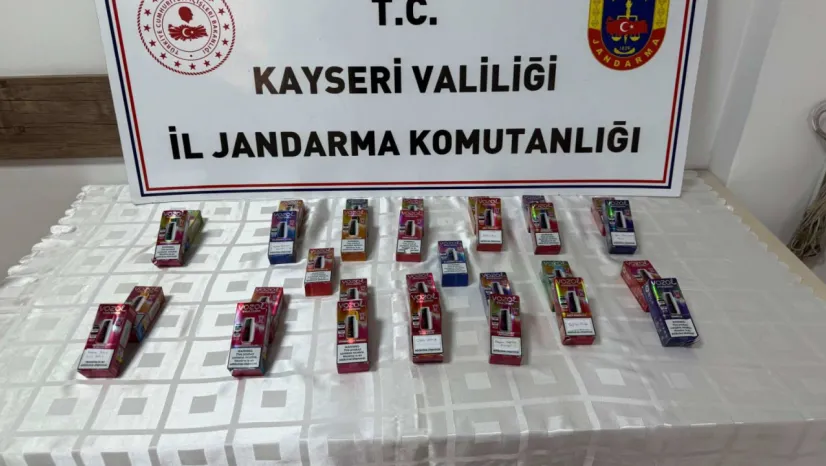 Jandarma 930 paket bandrolsüz sigara, 30 adet elektronik sigara ele geçirdi