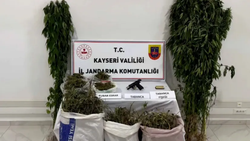 Jandarma ekipleri 3 bin 800 gram esrar ele geçirdi