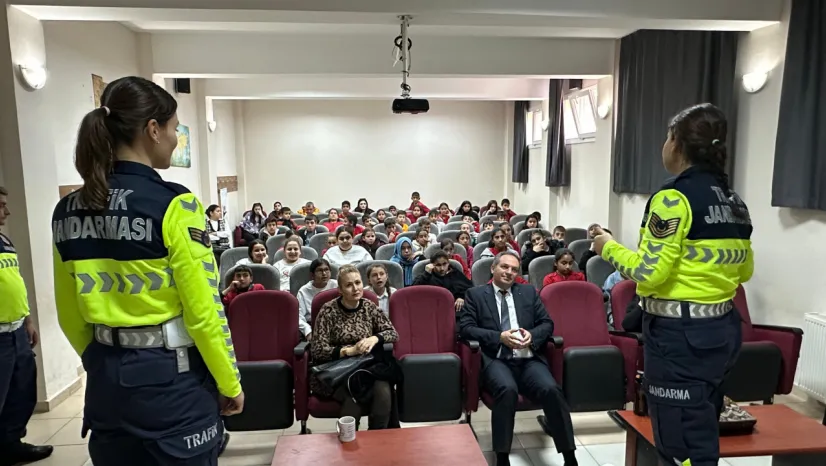 Jandarmadan okullara trafik eğitimi