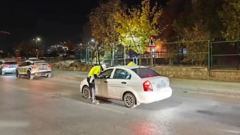 Kayseri'de 582 araç sürücüsü, cep telefonu kullanmaktan ceza yedi