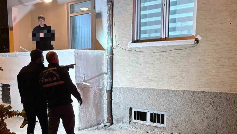 Kayseri'de bir ev kurşunlandı:  Boş olması Faciayı Önledi