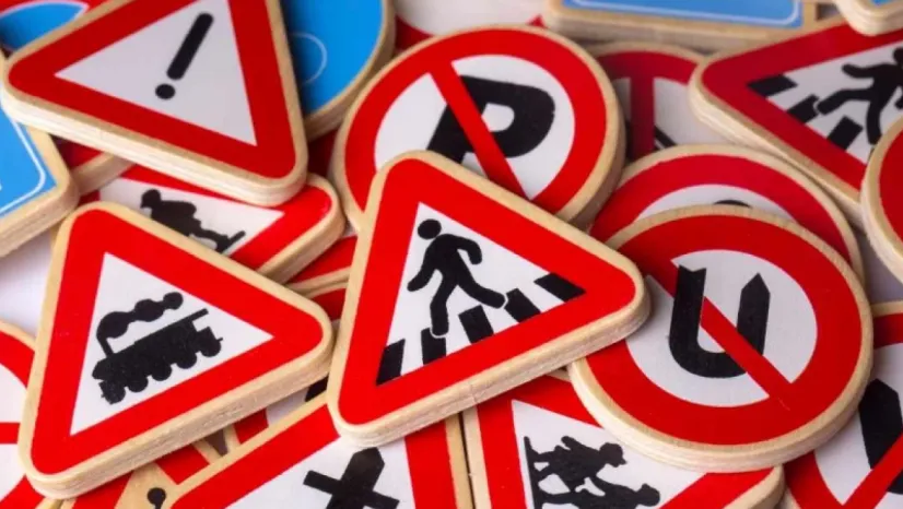 Lüzumsuz Trafik Levhaları Kaldırıldı