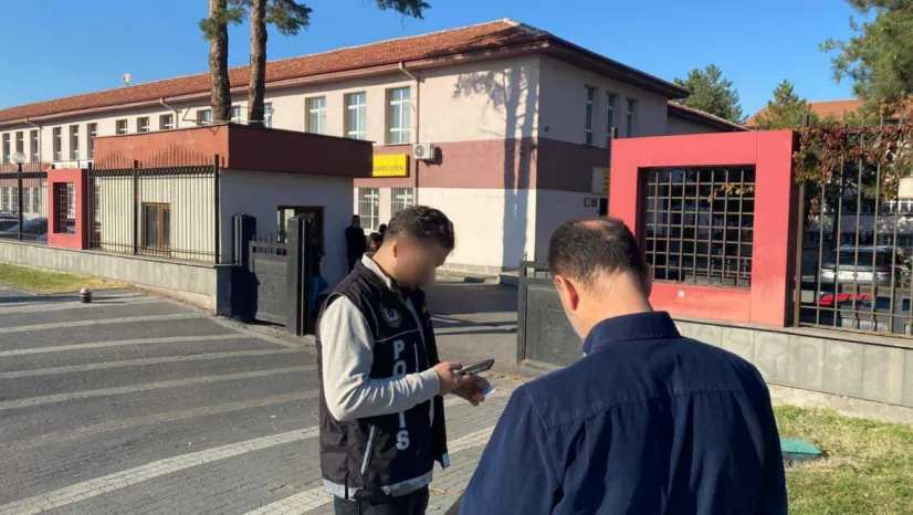 Polis ekiplerinden Narko-Okul uygulaması