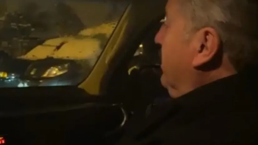 Sabahın ilk ışıklarıyla çalışmaya başladı, karlı yollar açıldı