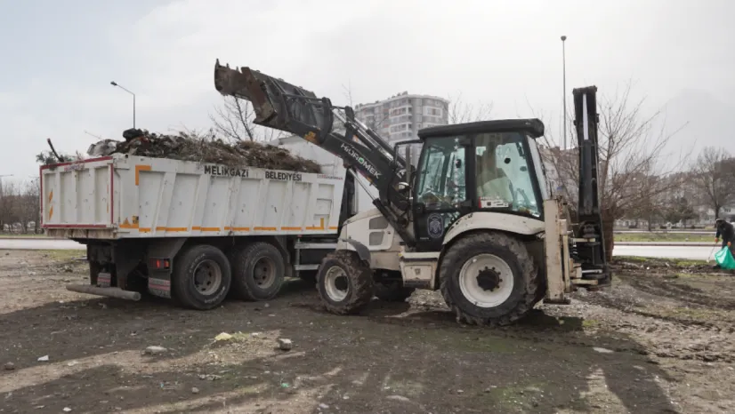 Şiddetli Rüzgarın Etkileri Temizlendi