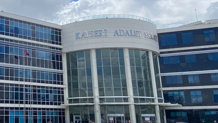 Uyuşturucu ticaretiyle yargılanan 2 sanık suçlamayı reddetti