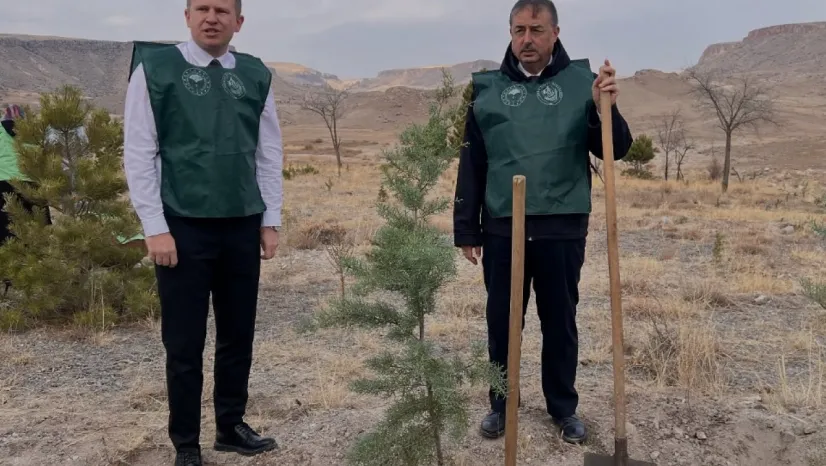 Yeşilhisar'da Milli Ağaçlandırma Günü kapsamında fidan dikildi