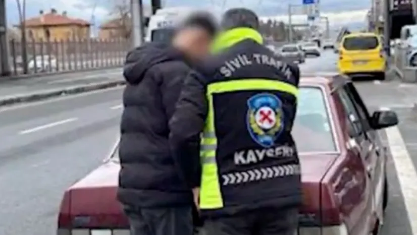 Yüksek ses müzik ile çevreye rahatsızlık veren sürücüye 53 bin liralık cezai işlem ve trafikten men