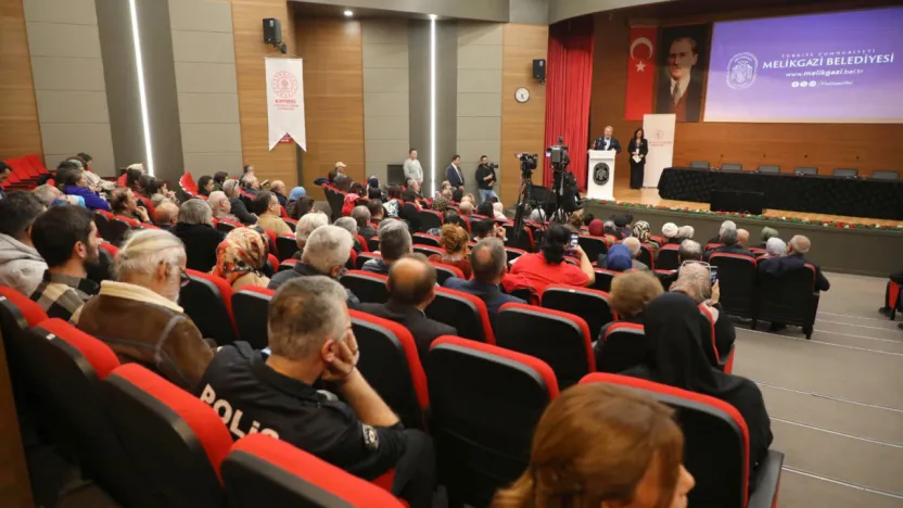 1.Uluslararası Şiir Şöleni düzenlendi