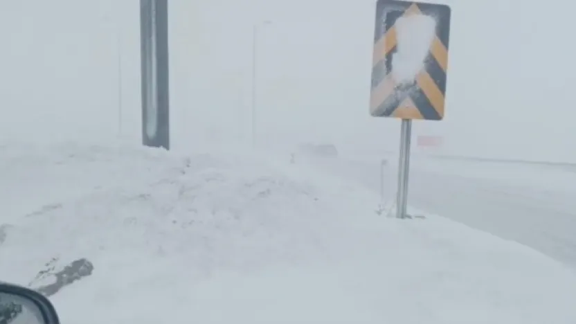 108 mahalle yolu ulaşıma kapandı