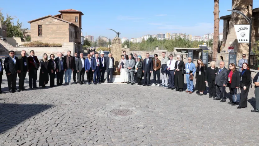 14 Ülkeden 54 Yazar ve Şair Türkçe Sokağı'nda Buluştu