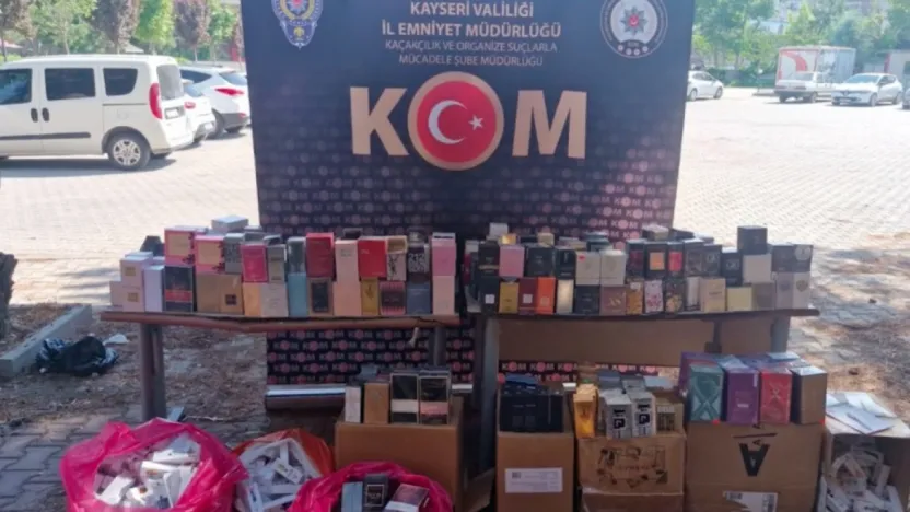 784 kaçak parfüm ele geçirildi: 2 gözaltı