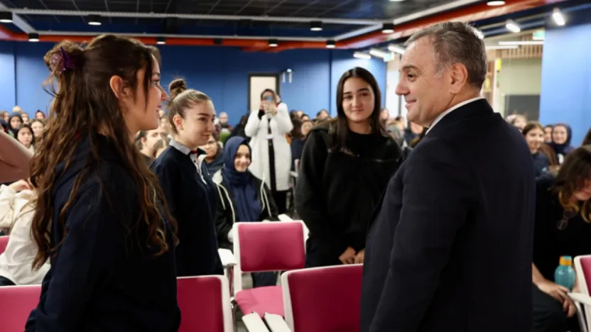 Atlas Eğitim Kurumları Öğrencileri Rektör Altun'u konuk etti