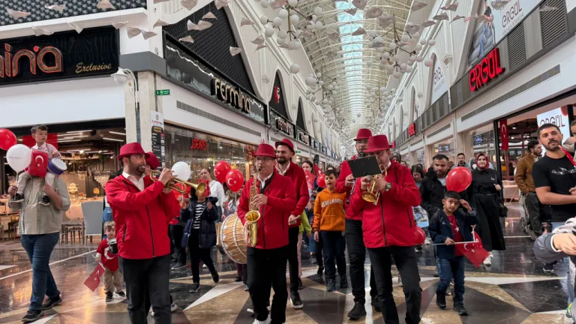 AVM'de 29 Ekim coşkusu