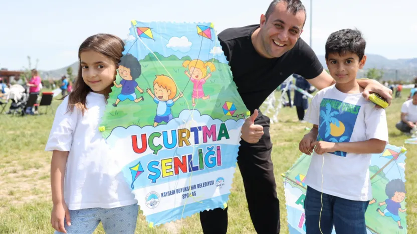 Baharın Renkleri Gökyüzüne Uçurtmalarla Taşındı