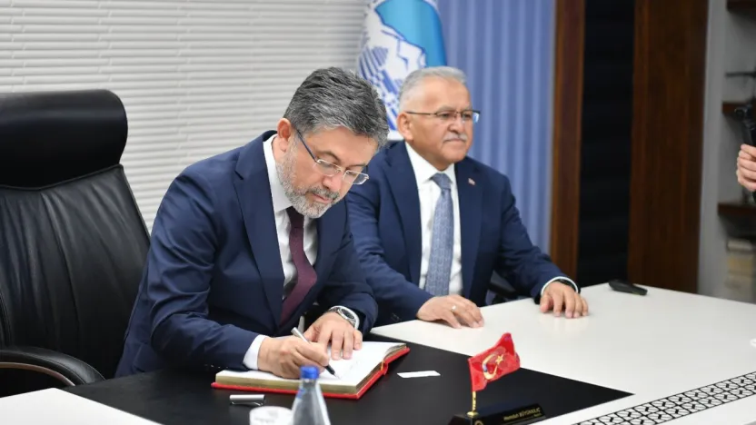 Bakan Yumaklı, 'Birbirinden bağımsız şekilde yapılan desteklerin üreticilere faydadan çok zarar getirdiğini söyleyebiliriz'