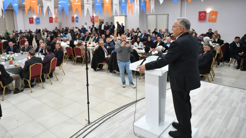 Başkan Büyükkılıç, Ak Parti Danışma Meclisi'nde icraatlarını anlattı