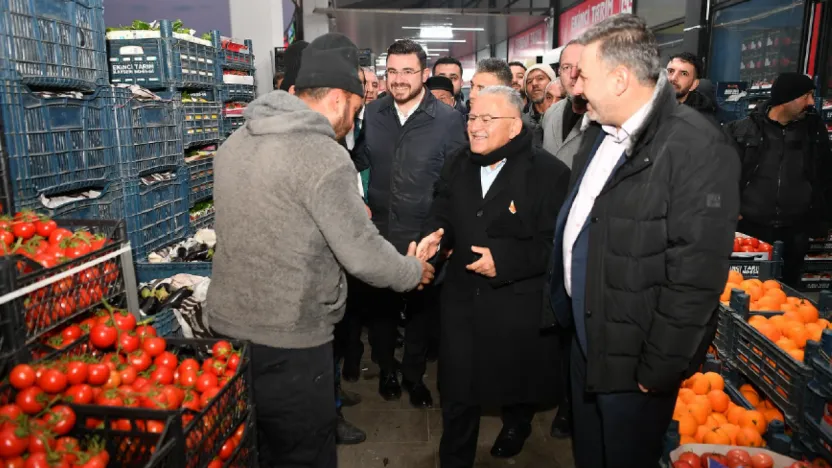 Başkan Büyükkılıç, Sabah Mesaisine Argıncık Sebze Hali'nde Başladı