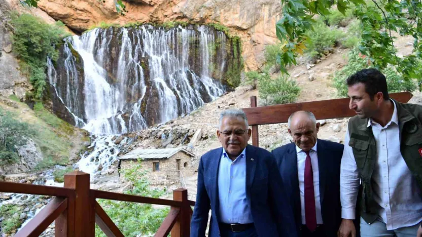 Başkan Büyükkılıç'tan Kapuzbaşı'na Bayramlaşma Ziyareti