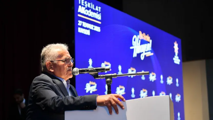 Başkan Büyükkılıç, Teşkilat Akademisi'nde konuştu