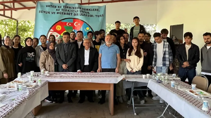 Başkan Büyükkılıç, Türk Dünyası gençleri ile bir araya geldi