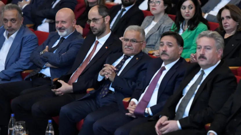 Büyükkılıç, Kentsel Dönüşüm Zirvesinde Konuştu: 'Geleceğimizi Yeniden İnşa Edeceğiz'