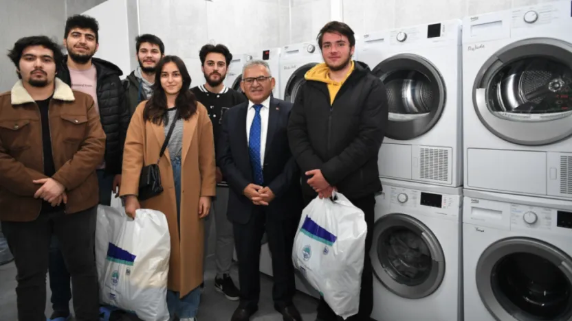 Büyükşehir, 11 bin üniversitelinin kirli çamaşırını temizledi
